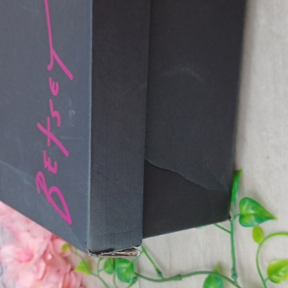 Betsey Johnson Jorden NIB - Picture 10 of 11